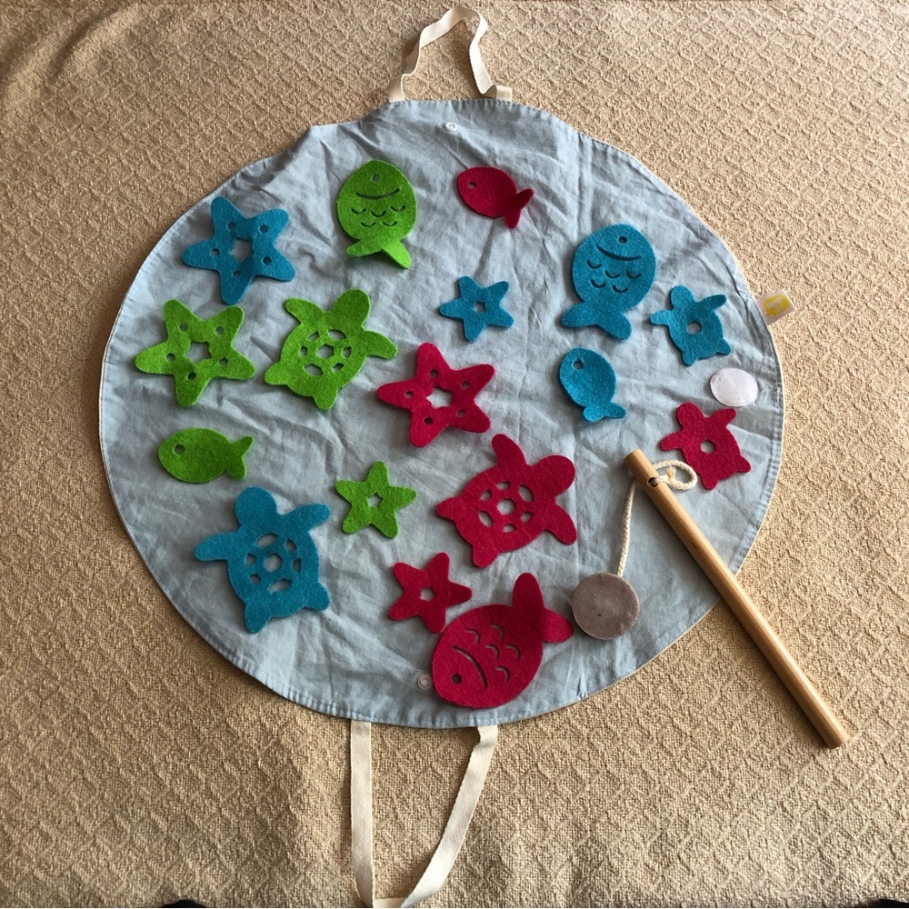 KiwiCo Cotton Fishing Pond Felt Fish Wooden Pole Folding